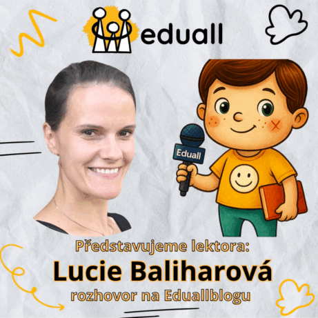 Lektorka Mgr. Lucie Baliharová s maskotem Edáčkem v roli reportéra při představení nového článku na Eduall o respektujícím přístupu a vývojovém traumatu.